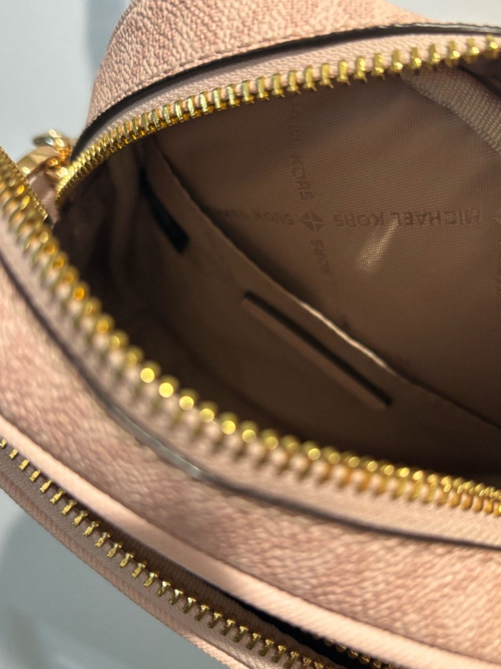 Michael Kors Blush Pink Signature Crossbody with Gold Hardware - Picture 5 of 5